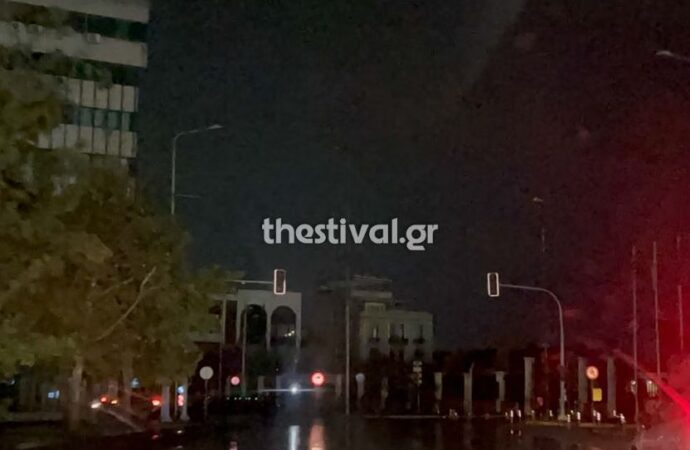 Μπλακ άουτ στο ιστορικό κέντρο της Θεσσαλονίκης λόγω βλάβης στο δίκτυο υψηλής τάσης
