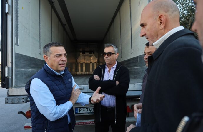 Βοτανικός: Συνάντηση Τσίπρα με μεταφορείς – «Πρόεδρε, δυστυχώς δεν πάει τίποτα»