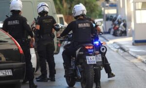 Επεισόδια στην Πάτρα μετά από γλέντι Ρομά – Προσαγωγές από την Αστυνομία