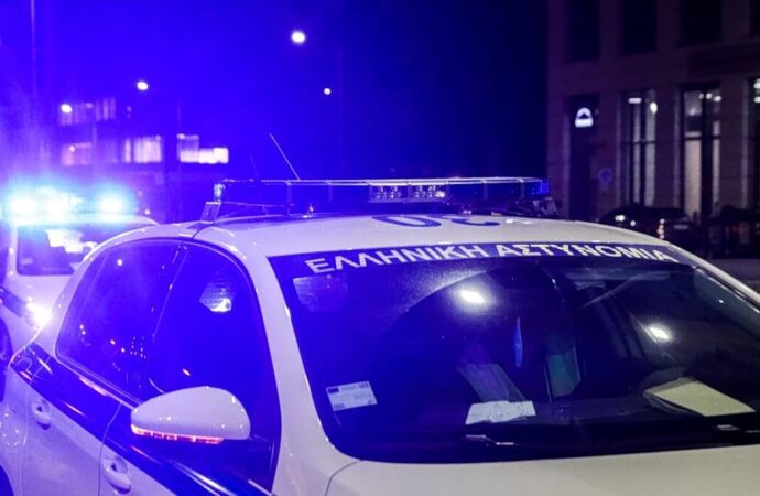 Φωτιά στο Αιγάλεω: Διακοπή της κυκλοφορίας στους δρόμους της περιοχής