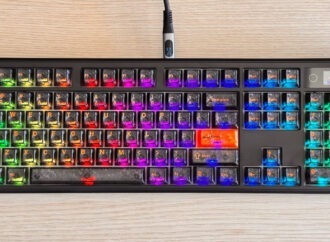 EPOMAKER TH108 V2 Pro: Η επιστροφή του full-size πληκτρολογίου με προδιαγραφές custom μηχανικής