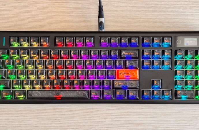 EPOMAKER TH108 V2 Pro: Η επιστροφή του full-size πληκτρολογίου με προδιαγραφές custom μηχανικής