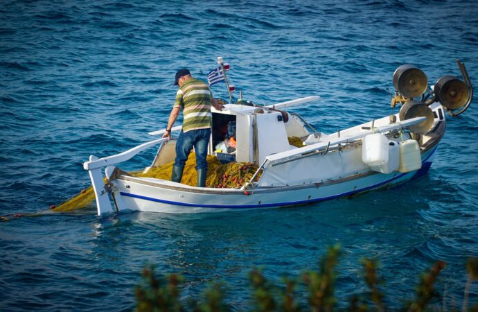 Στα όριά τους οι ψαράδες στη Θεσσαλονίκη: Χρεοκοπήσαμε, να το καταλάβει η κυβέρνηση