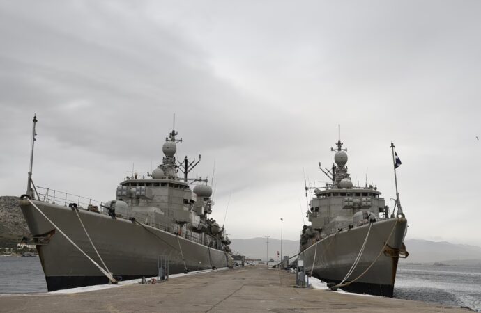 Φουρτούνες μετά την ομολογία Συρίγου για υποχώρηση: η Κάσος, το καλώδιο και οι «λευκές επιταγές»