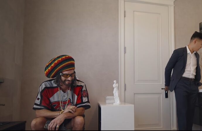 Σάσα Μπάρον Κοέν: Η επιστροφή του Ali G, ο ρατσισμός και η σιωπή γύρω από τη Γάζα