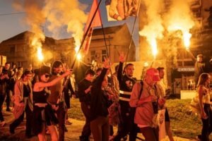 Σερβία: Μικρό προβάδισμα των φοιτητών στις δημοσκοπήσεις ενόψει των κρίσιμων βουλευτικών εκλογών της Κυριακής