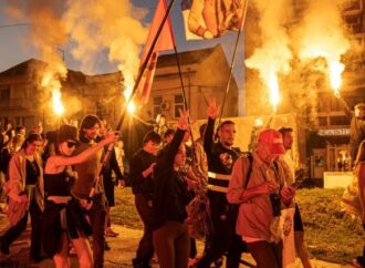 Σερβία: Μικρό προβάδισμα των φοιτητών στις δημοσκοπήσεις ενόψει των κρίσιμων βουλευτικών εκλογών της Κυριακής