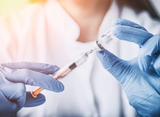 Γρίπη: Στα φαρμακεία έχει ήδη διανεμηθεί το 30% από τα 3,64 εκατ. αντιγριπικά εμβόλια