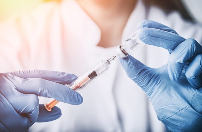 Γρίπη: Στα φαρμακεία έχει ήδη διανεμηθεί το 30% από τα 3,64 εκατ. αντιγριπικά εμβόλια