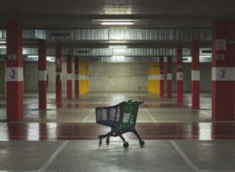 Ακρίβεια: Οι Έλληνες μετρούν μέχρι και το τελευταίο ευρώ στο σούπερ μάρκετ