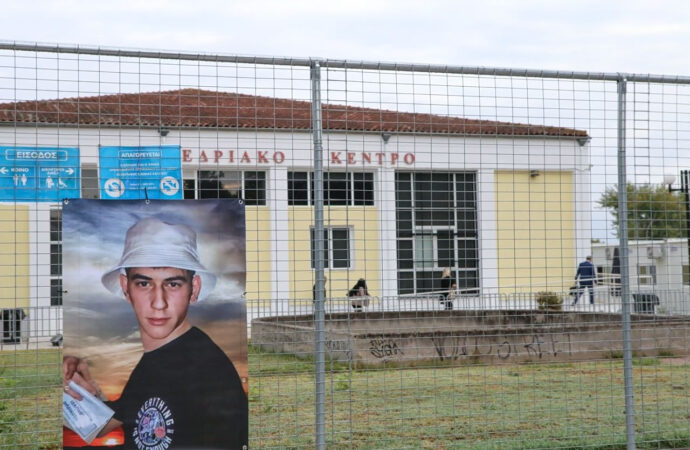 Δεν σκότωσαν μόνο τον Άγγελο στα Τέμπη: τον έκαψαν και τον πέταξαν