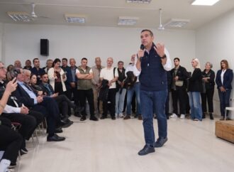 Κρήτη: Ο Τσίπρας στο πλευρό των πραγματικών παραγωγών, όχι των «Φραπέδων» και των «Χασάπηδων»