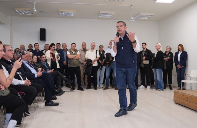 Κρήτη: Ο Τσίπρας στο πλευρό των πραγματικών παραγωγών, όχι των «Φραπέδων» και των «Χασάπηδων»
