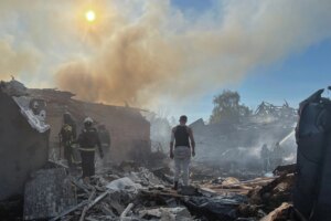 Ουκρανία: Έξι νεκροί και περίπου 20 τραυματίες από ρωσικά πλήγματα