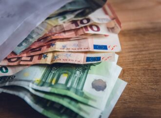 Αναπροσαρμογή μισθών το 2027: Τι αλλάζει και πώς θα διαμορφωθούν οι αποδοχές