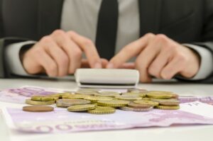 Σε δημόσια διαβούλευση το νέο πλαίσιο του ΥΠΟΙΚ για οφειλέτες και servicers